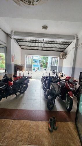 Cho thuê đường xe tải nhà 2 lầu 4x24m Phan Đăng Lưu, giá 24 triệu