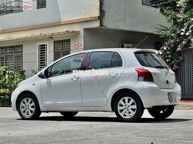 toyota Yaris nhập nhật đăng ký lần đầu 2011