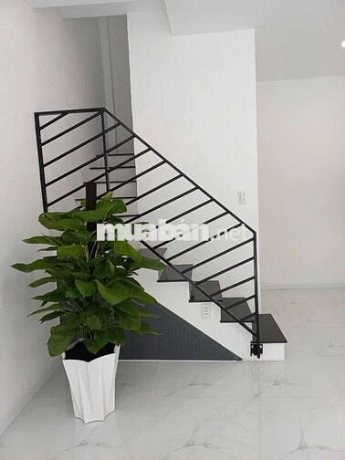 BÁN NHÀ LÊ THÚC HOẠCH 30 M GIÁ nhỉnh 3đ