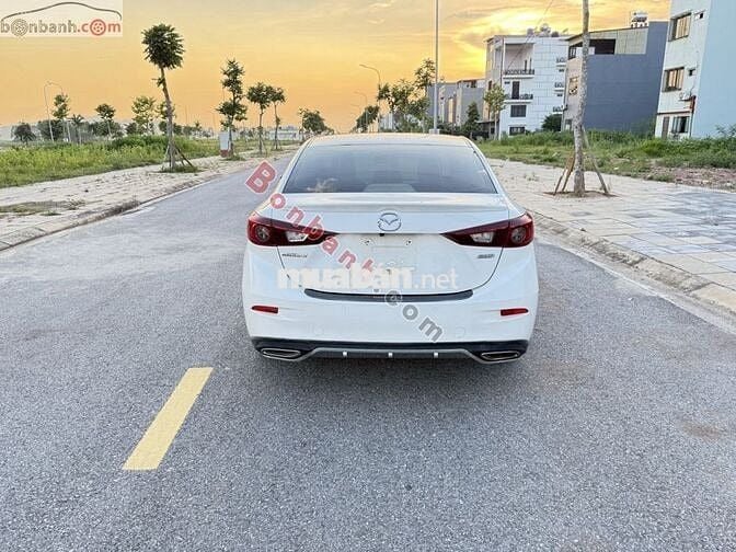 Mazda 3 1.5 AT 2018
