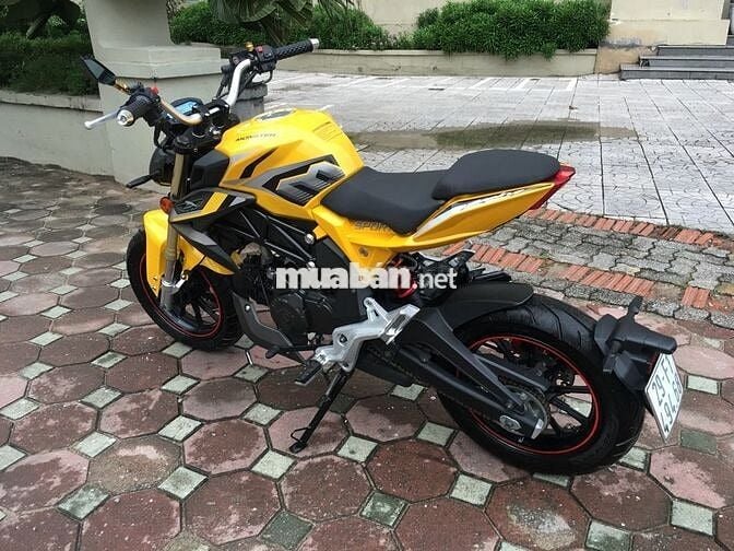 MV AGUSTA 125 CC MÀU VÀNG CHÍNH CHỦ IT ĐI NHƯ MỚI