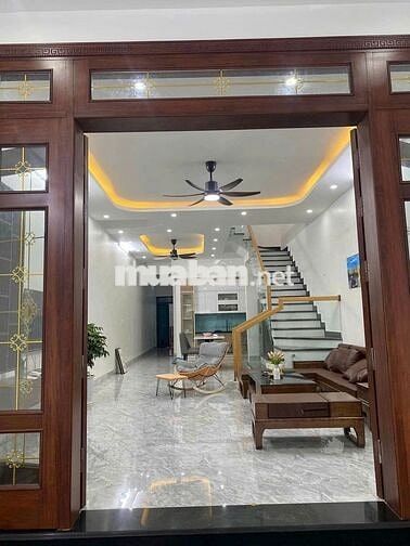 Bán ngộp nhà ngay chợ tân hiệp tân uyên bình dương