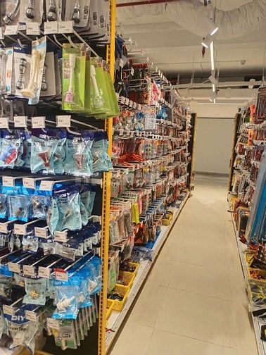 Cần tuyển 2 nam nử bán hàng ,1 tạp vụ và 1 bảo vệ
