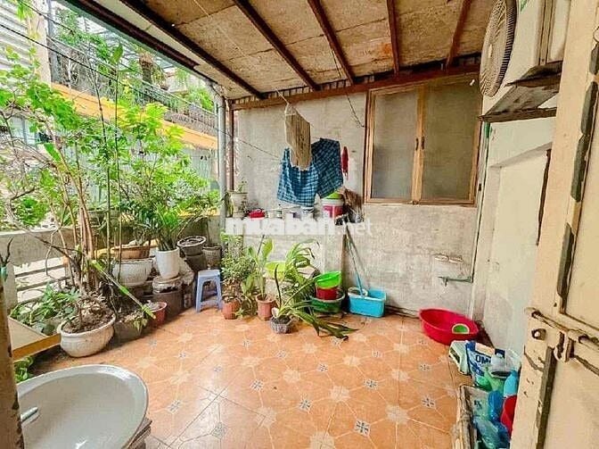 Bán nhà đẹp Vương Thừa Vũ, DT: 40m², phân lô quân đội, ô tô đỗ cửa