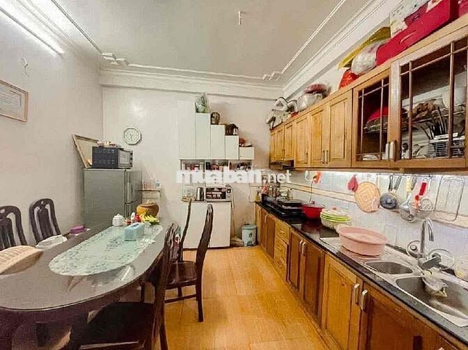 Bán nhà đẹp Vương Thừa Vũ, DT: 40m², phân lô quân đội, ô tô đỗ cửa