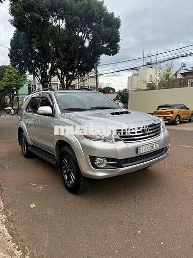Toyota Fortuner 2016 2.5G 4x2 - 100000 km