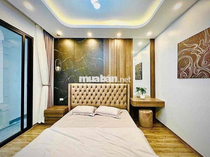 cần bán căn Vũ Tông Phan , gần phố , ngõ nông 40m2x7 tầng thang máy!!