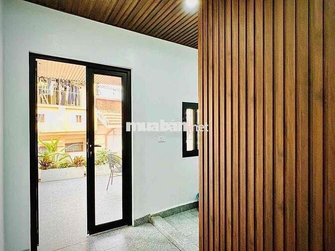 cần bán căn Vũ Tông Phan , gần phố , ngõ nông 40m2x7 tầng thang máy!!