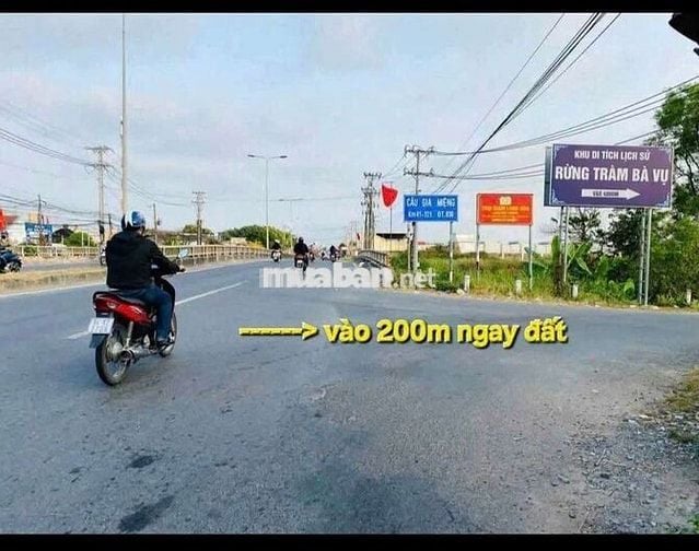 Đất mặt tiền xe container thổ vườn dt990m giá 5tỷ7.lương hòa bến lức.