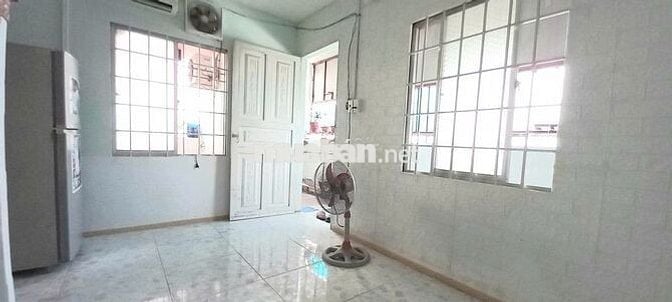PHÒNG BAN CÔNG MẶT TIỀN ĐƯỜNG QUANG TRUNG