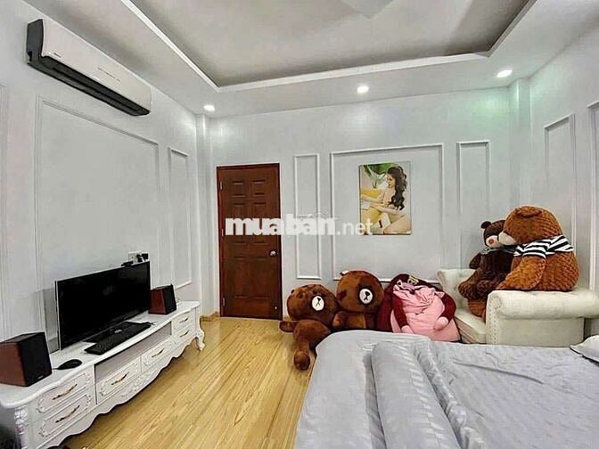 Cho Thuê Nhà 1 Trệt 3 Lầu 4PN Cạnh Nam Long Trần Trọng Cung Q.7