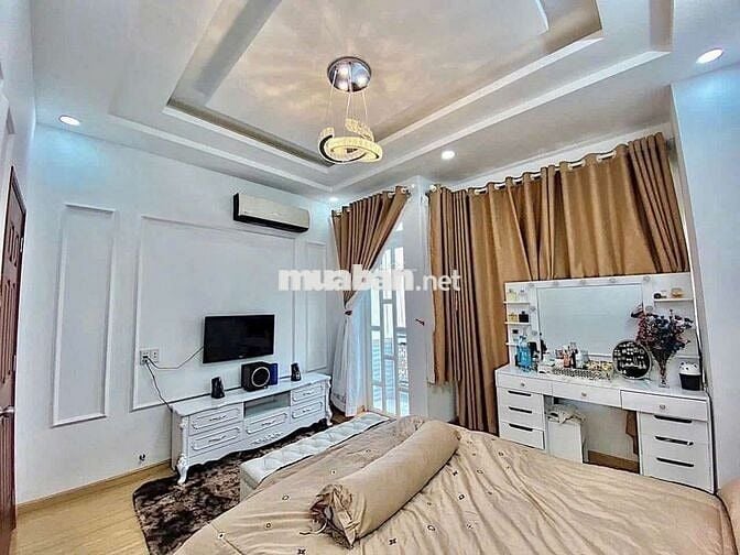 Cho Thuê Nhà 1 Trệt 3 Lầu 4PN Cạnh Nam Long Trần Trọng Cung Q.7