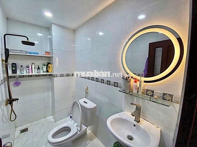 Cho Thuê Nhà 1 Trệt 3 Lầu 4PN Cạnh Nam Long Trần Trọng Cung Q.7