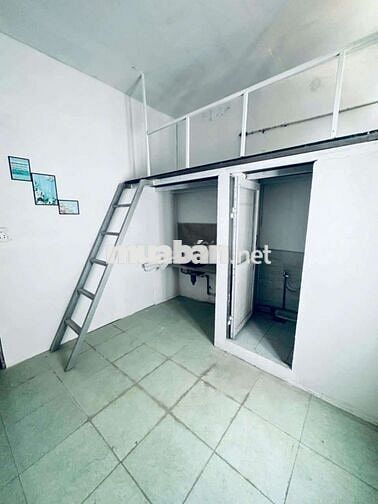 Nhượng lại phòng trọ có máy lạnh và gác 25m2 Đ.38, Hiệp Bình Chánh