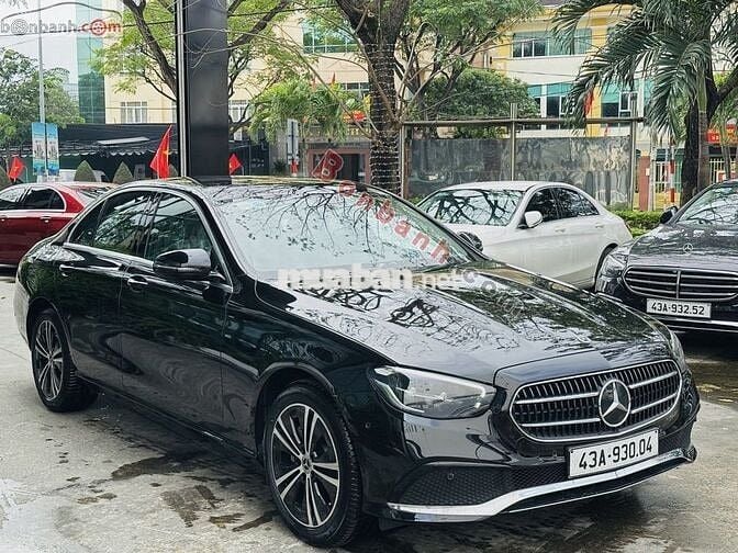 Mercedes-Benz E 180 V1 - Đen/Nâu. Đăng ký 11/2024