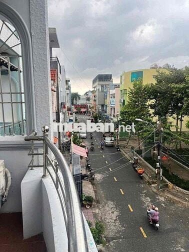 GẦN HOÀNG DIỆU 2 NHÀ 3 LẦU SÂN THƯỢNG 6PN 4WC DẠY HỌC+ VPCTY+ Ở KD ONL