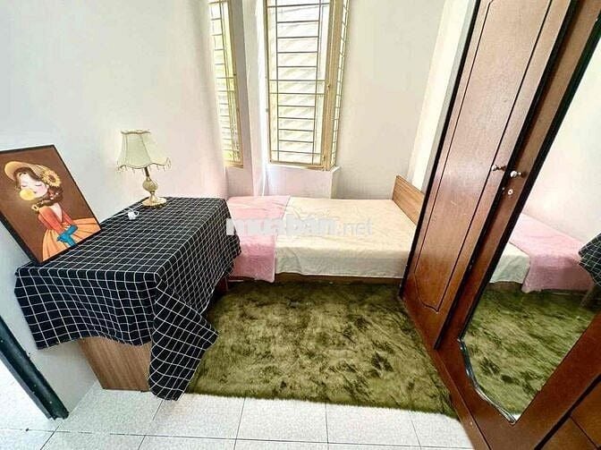 Cho thuê căn hộ 2PN bancol 50m2 - Ngay khu Bảy Hiền