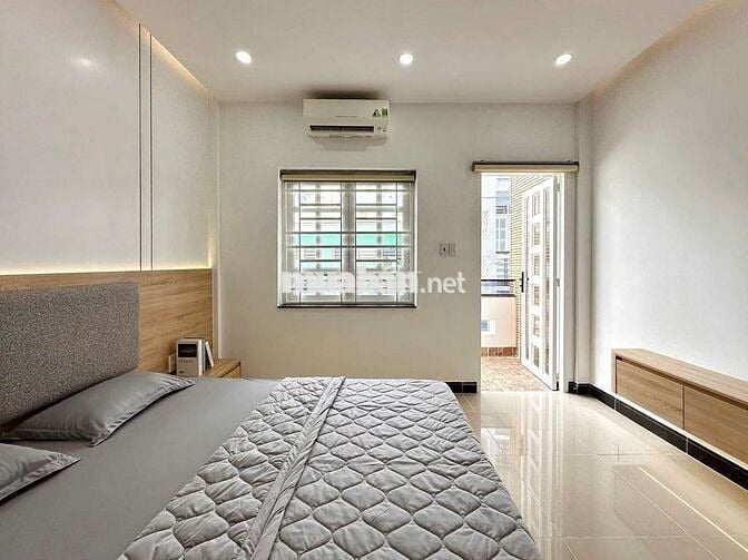 50M2 ĐẤT XE HƠI VÔ NHÀ NGAY SÂN BAY 4 TẦNG BTCT SỔ NỞ HẬU ĐẸP