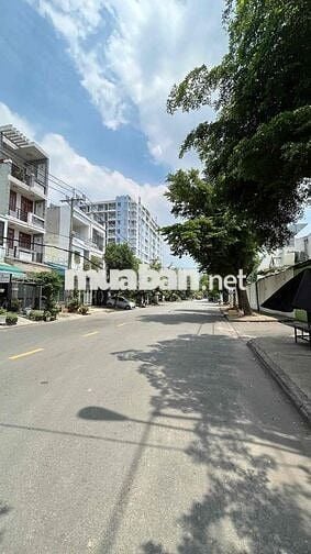 Mặt Tiền Đường DC 13 , DT 4x15m 3 lầu 5pn 4wc cho thuê