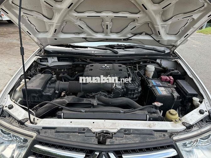 Mitsubishi Triton 2016 4x2 AT - 116000 km