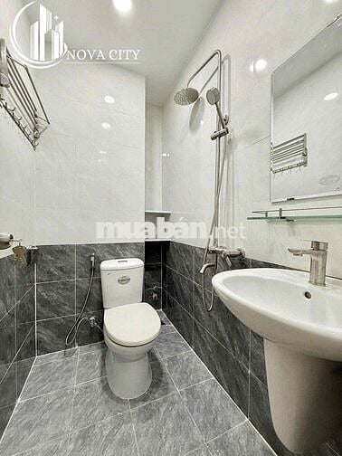 CHDV CỰC SANG XỊN -  GẦN UMP, UEH, HCMUE, SGU