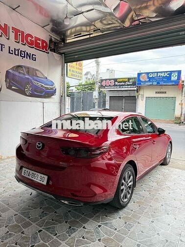 Mazda 3 2020 Sedan 1.5L Luxury - 79000 km
