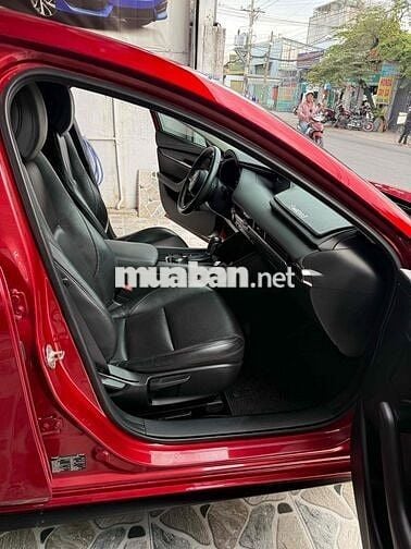 Mazda 3 2020 Sedan 1.5L Luxury - 79000 km