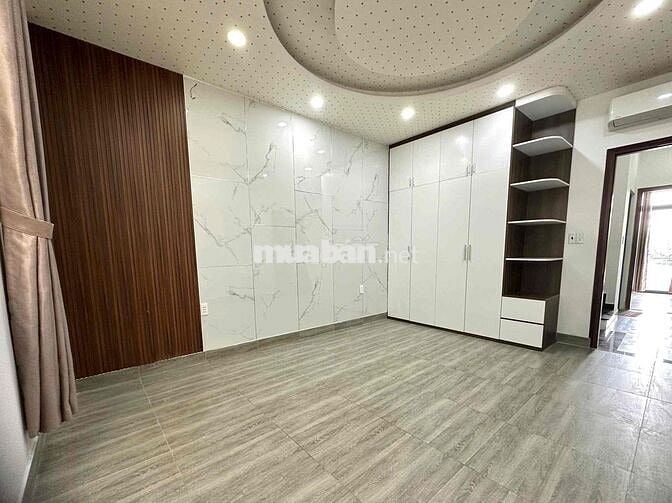 GẦN CHỢ ĐẦU MỐI NHÀ HẺM TẢI 2 LẦU 4PN 3WC FULL NỘI THẤT MỚI SẠCH