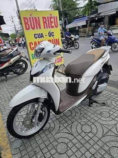 Sh mode 2017,khóa ga,xe lướt 15k,vỏ theo xe,xe đẹp