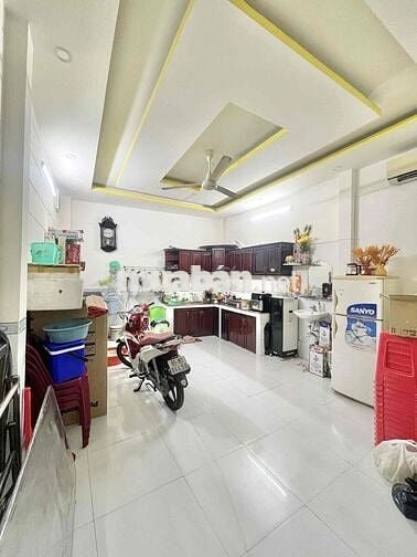 Nhà trệt lầu còn mới hẻm 88 Cách Mạng Tháng Tám