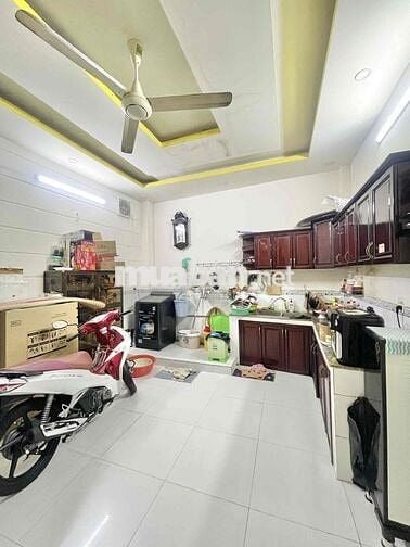 Nhà trệt lầu còn mới hẻm 88 Cách Mạng Tháng Tám