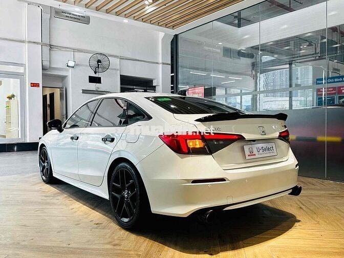 Honda Civic 2023 RS 1.5 AT - 32000 km