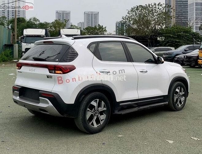 Kia Sonet 2022 Premium màu trắng.