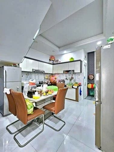 Nhà ngang 4,2m rộng đường Nguyễn Văn Đậu, Bình Thạnh. Gầmn mầm non 5