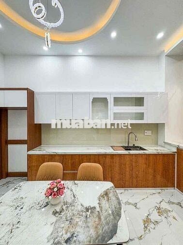 Nhà mới xây đầy đủ nội thất đường Nguyễn Văn Cừ