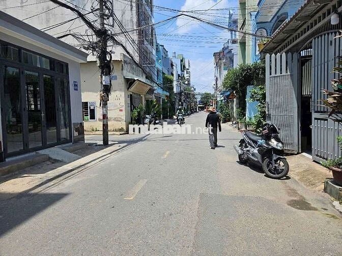 Gần Chợ Tân Sơn  LÔ ĐẤT CỰC ĐẸP DT: 4 X 20 Hẻm Thông 8m 
Giá Chỉ 8tỷ7