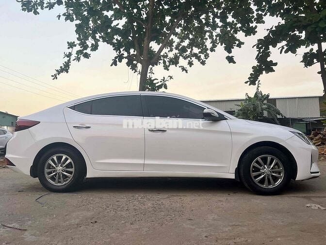 Hyundai Elantra 2019 1.6MT - 75000 km