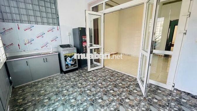 Căn Ban công siêu rộng thoáng- Bếp rộng- Máy giặt, Máy lạnh, Tủ lạnh