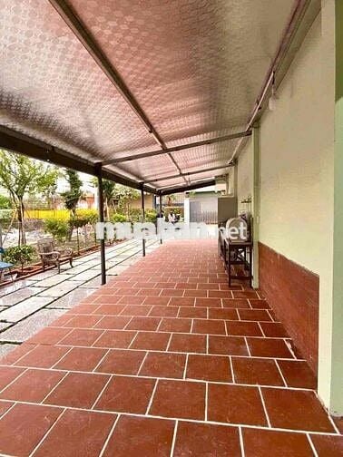 NHÀ VƯỜN 400M2. SẴN NHÀ CẤP 4 : 2PN 2WC. ĐƯỜNG XE TẢI