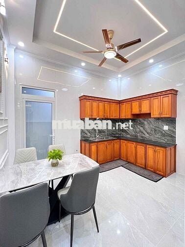 NHÀ LẦU 3 PHÒNG NGỦ MỚI XÂY. CÔNG VIÊN HỒ BÚNG XÁNG GẦN ĐH CẦN THƠ