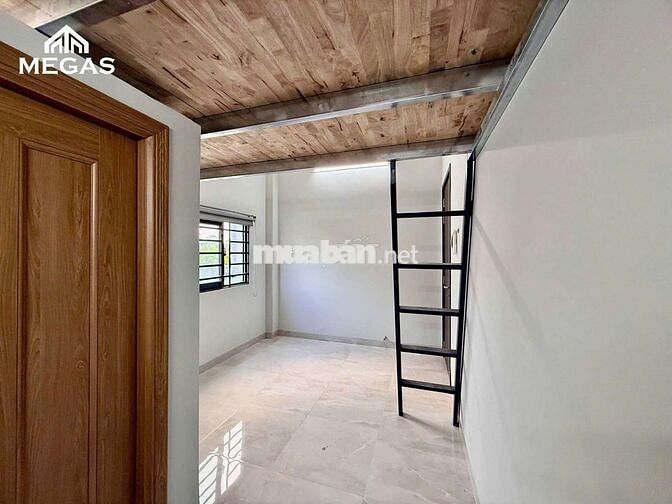Trống sẵn phòng duplex cửa sổ thoáng mát ngay Cvpm Quang Trung