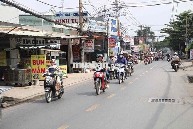 Cho thuê kho 8tr/th DT:180 M² (5 x 37) MẶT TIỀN ĐƯỜNG VĨNH LỘC  - Điện