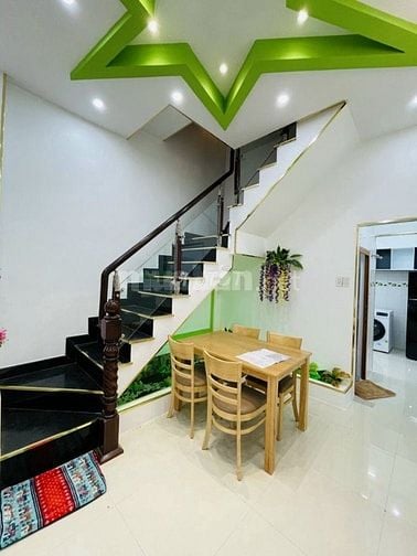 Bán gấp nhà Lê Văn Thịnh Q2, DT 61m2 gần chợ giá 1 tỷ 650 ở liền
