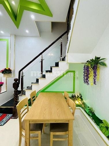 Bán gấp nhà Lê Văn Thịnh Q2, DT 61m2 gần chợ giá 1 tỷ 650 ở liền