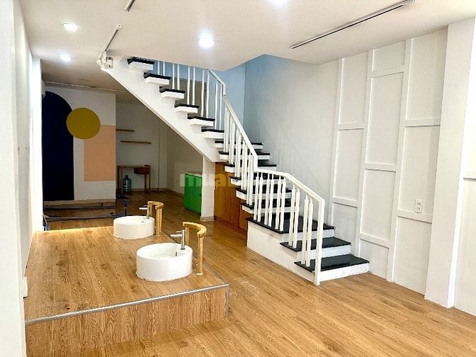 CHO THUÊ NHÀ MẶT TIỀN NGUYỄN VĂN NGUYỄN, P. TÂN ĐỊNH, 1 TRỆT 1 LẦU