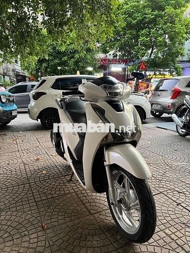 Sh 150i 2017 màu trắng