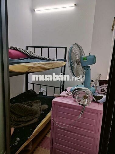 Cho thuê mặt bằng kinh doanh mặt tiền,có chổ ở , tolet riêng