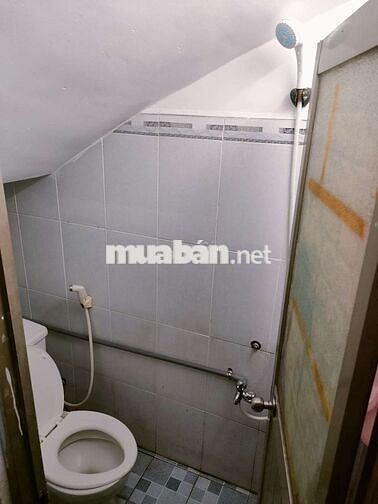Cho thuê mặt bằng kinh doanh mặt tiền,có chổ ở , tolet riêng