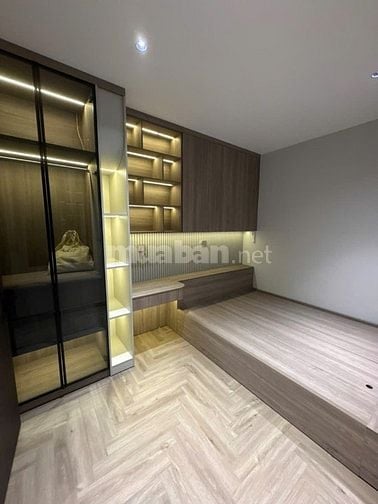 Siêu phẩm Ngọc Thuỵ, 8 tầng thang máy, Gara 2 oto dt 60m2 mt 5.65m