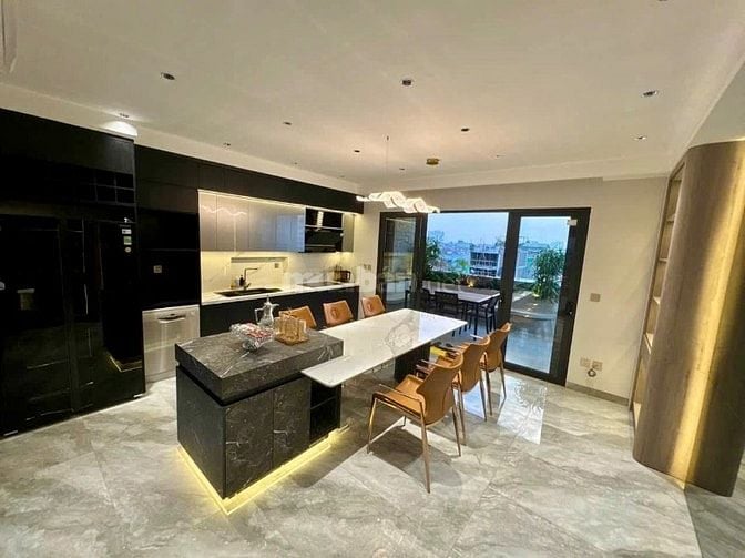 Siêu phẩm Ngọc Thuỵ, 8 tầng thang máy, Gara 2 oto dt 60m2 mt 5.65m